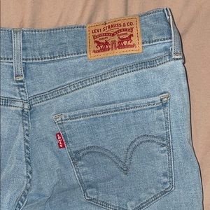 Classic Straight Levi Light Washed Jeans